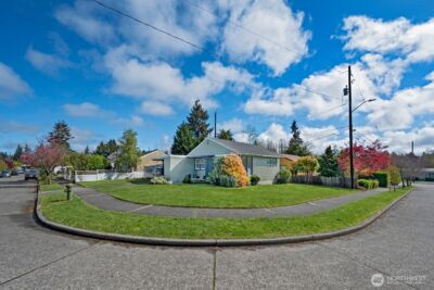 9328 31st Avenue SW, Seattle, WA 98126 - Photo 2