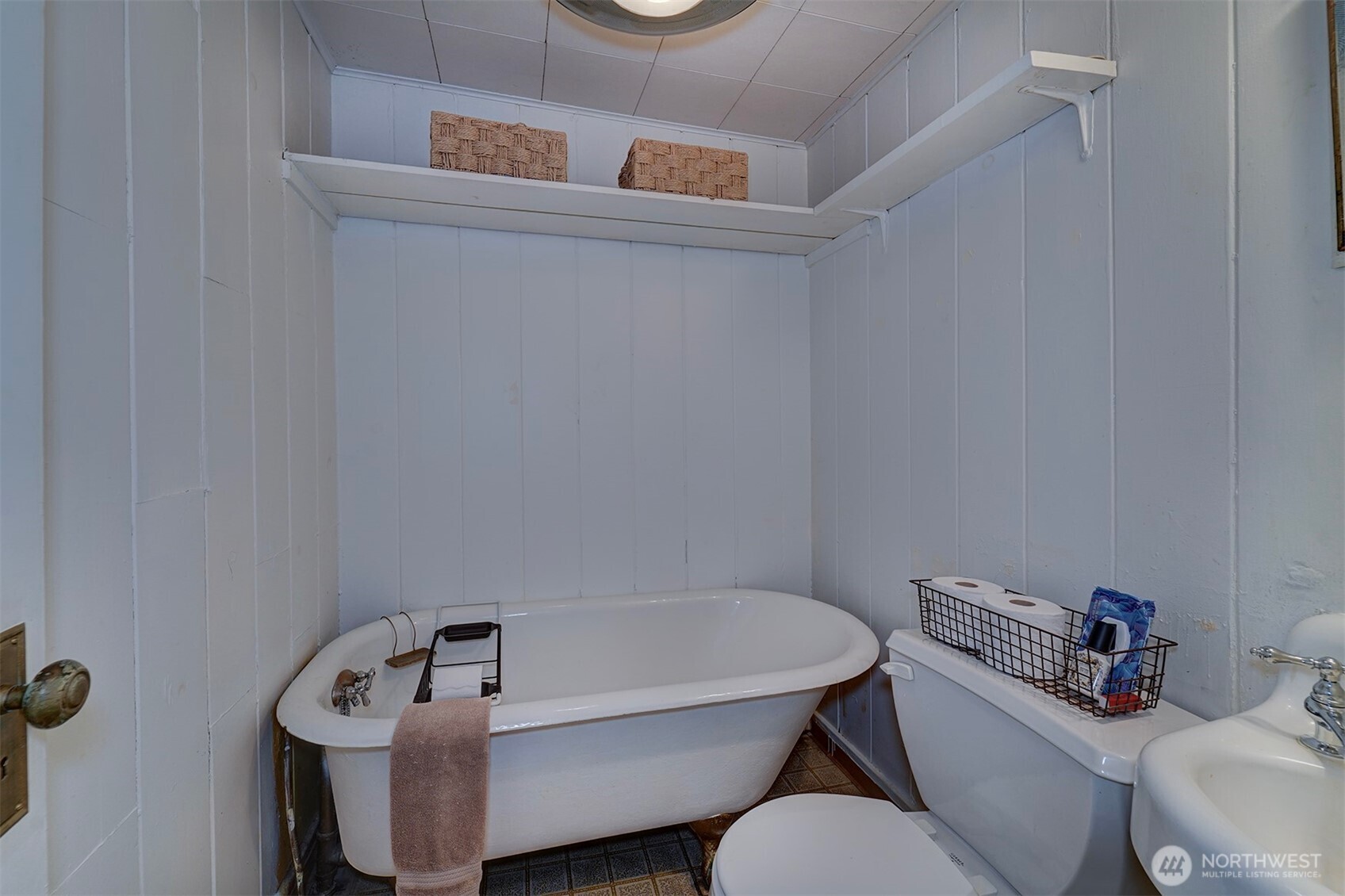 1112 N Cambrian Avenue , Bremerton, WA 98312