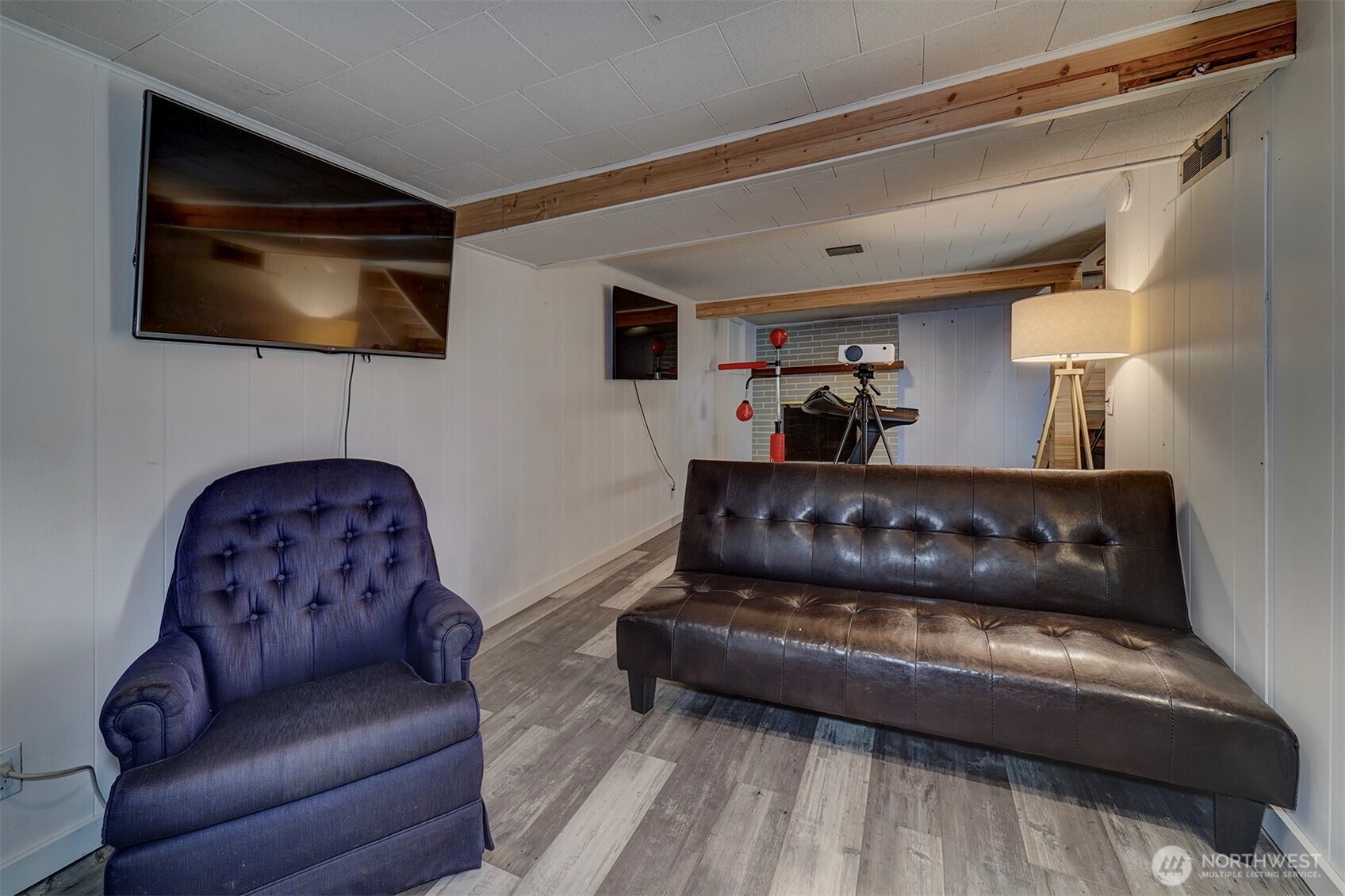1112 N Cambrian Avenue , Bremerton, WA 98312