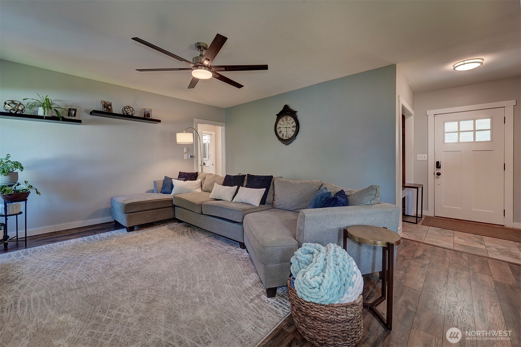 1112 N Cambrian Avenue , Bremerton, WA 98312