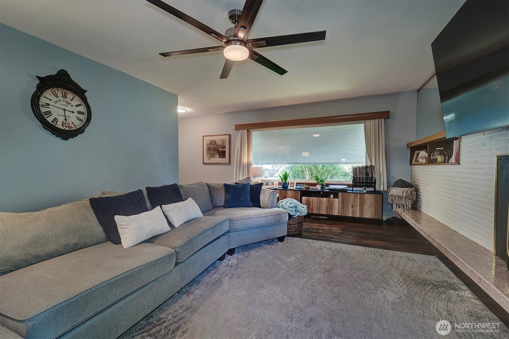 1112 N Cambrian Avenue , Bremerton, WA 98312
