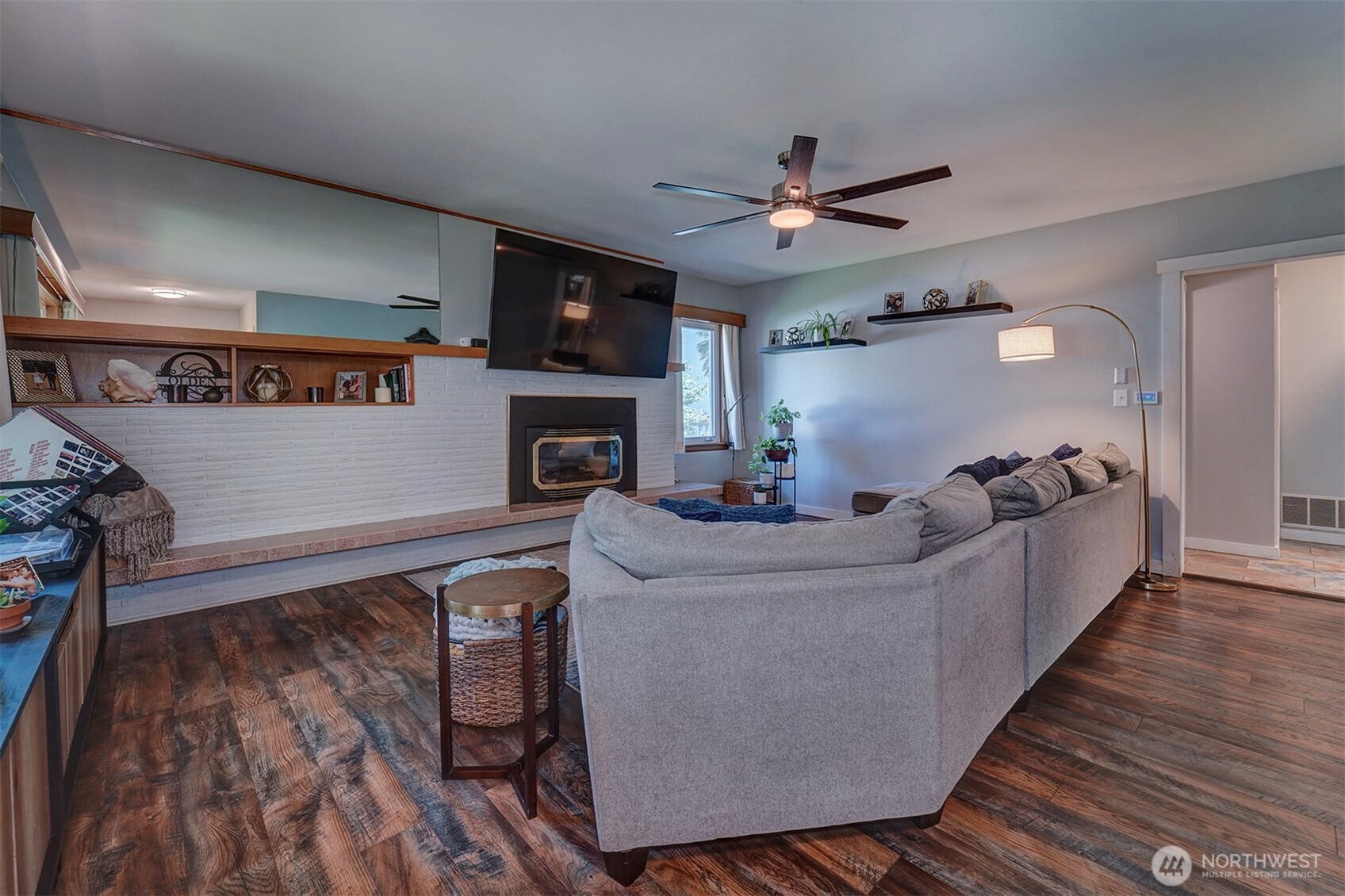 1112 N Cambrian Avenue , Bremerton, WA 98312