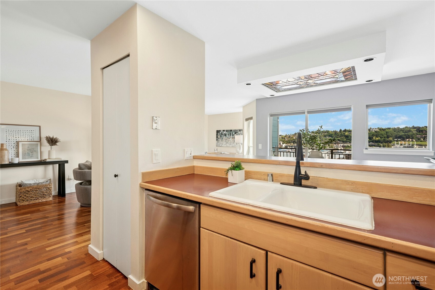 701 Galer Street #808, Seattle, WA 98109