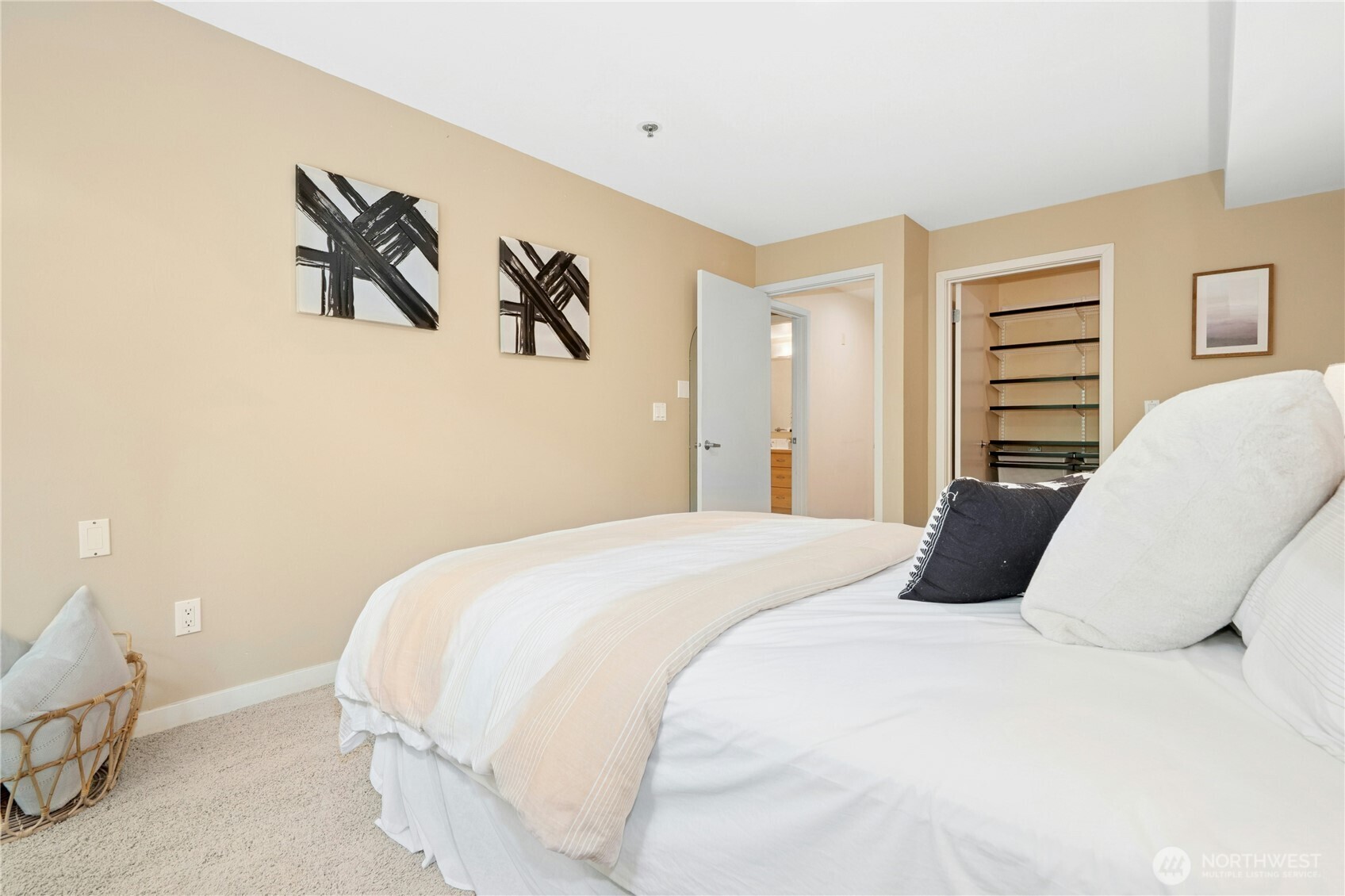 701 Galer Street #808, Seattle, WA 98109