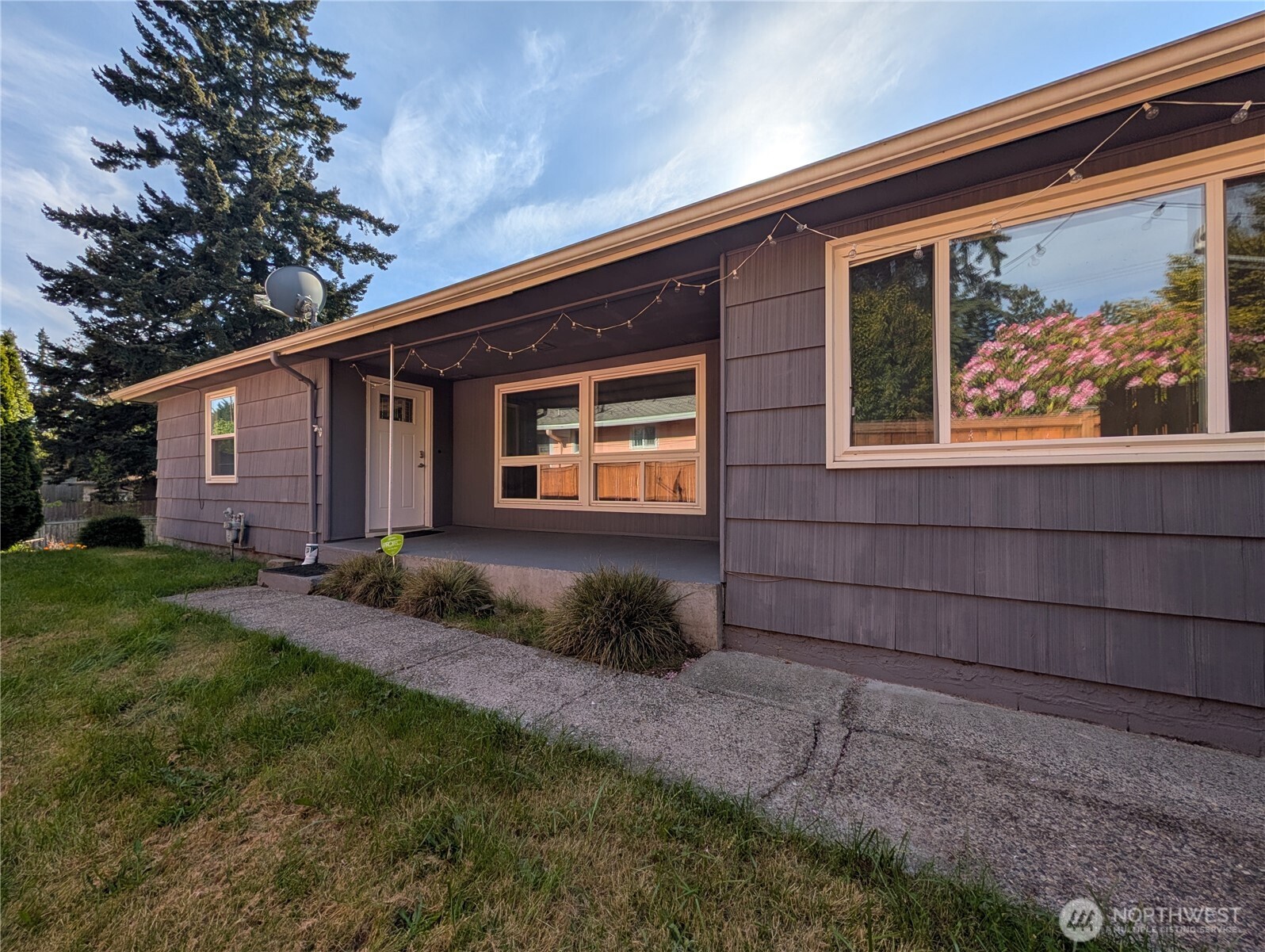 19021 8th Avenue S, Burien, WA 98148