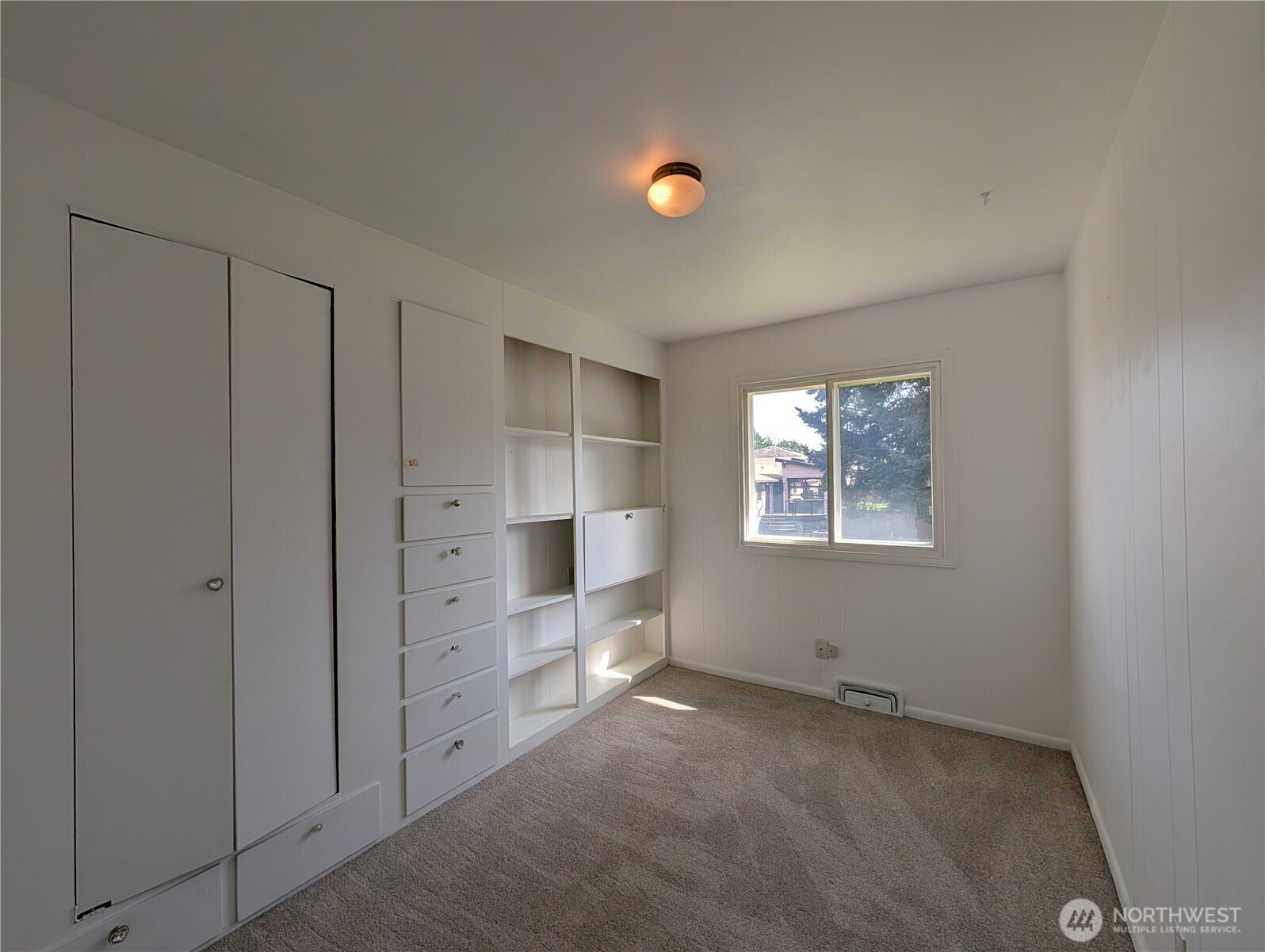 19021 8th Avenue S, Burien, WA 98148