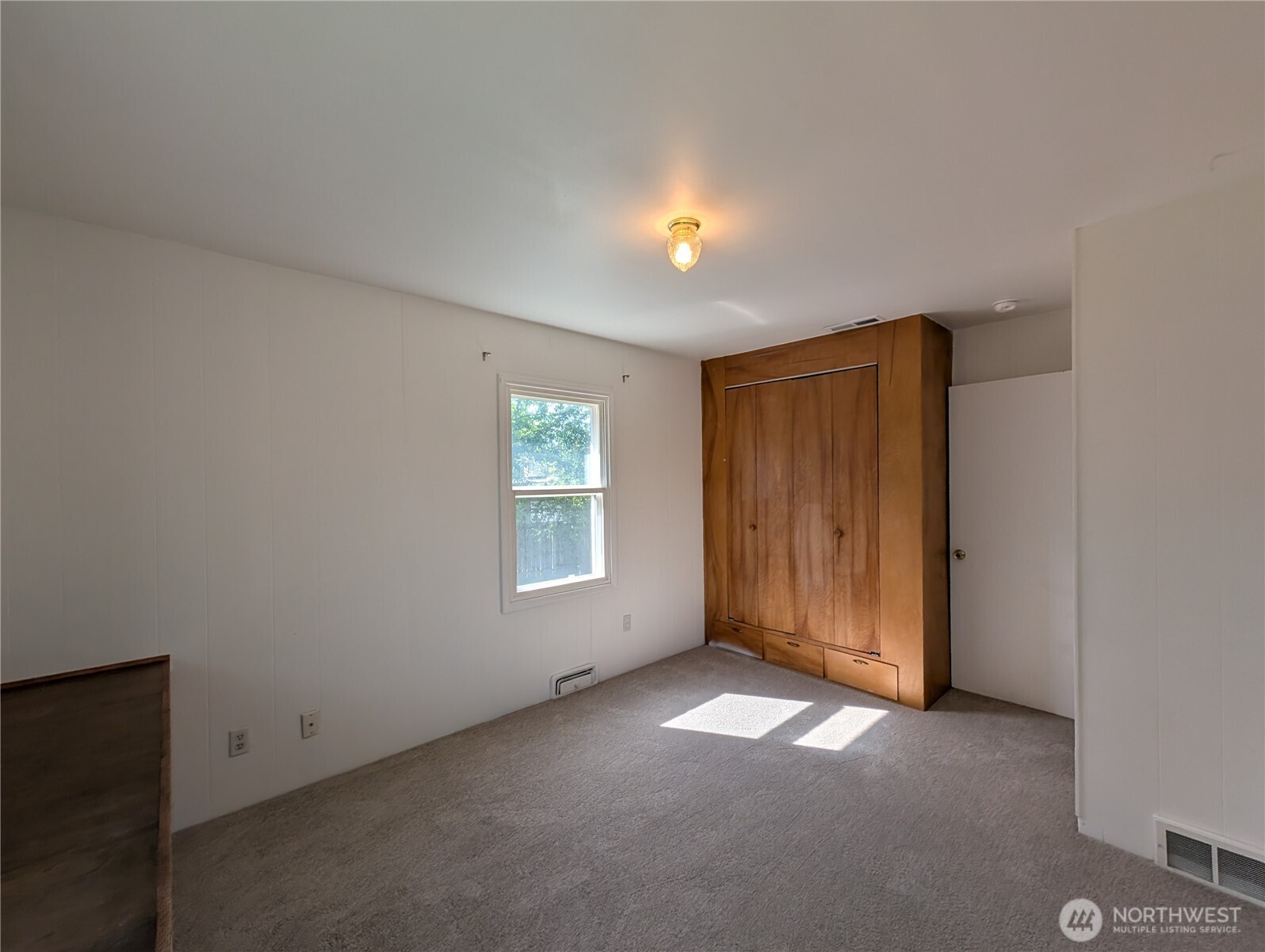 19021 8th Avenue S, Burien, WA 98148