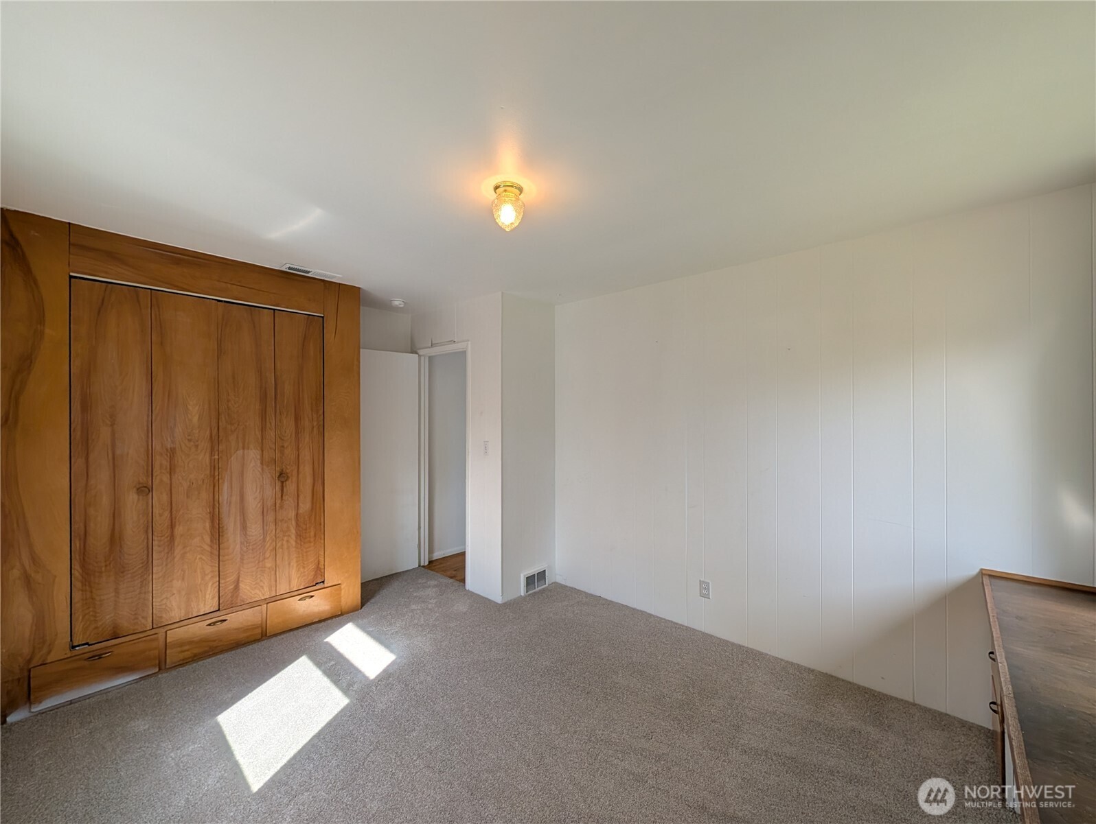 19021 8th Avenue S, Burien, WA 98148
