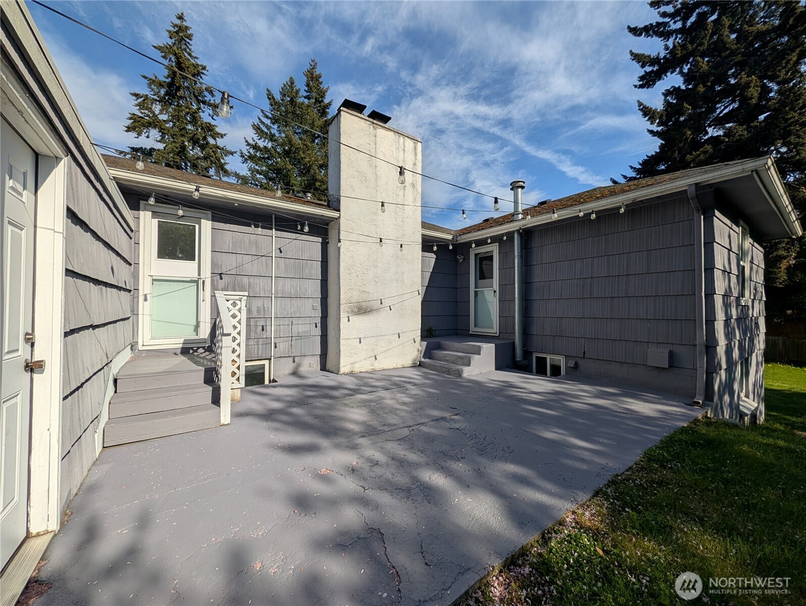 19021 8th Avenue S, Burien, WA 98148