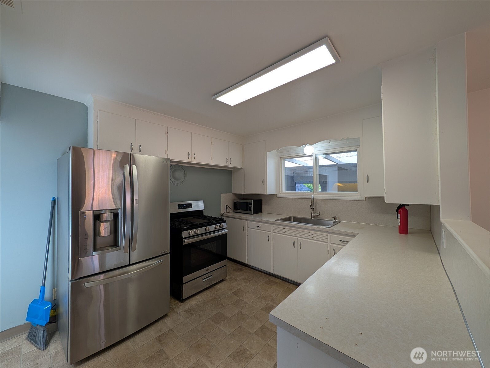 19021 8th Avenue S, Burien, WA 98148