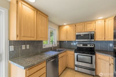 10435 SE 13th Street , Bellevue, WA 98004 - Photo 17