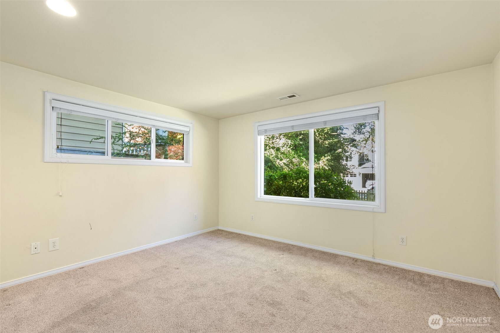 10435 SE 13th Street , Bellevue, WA 98004