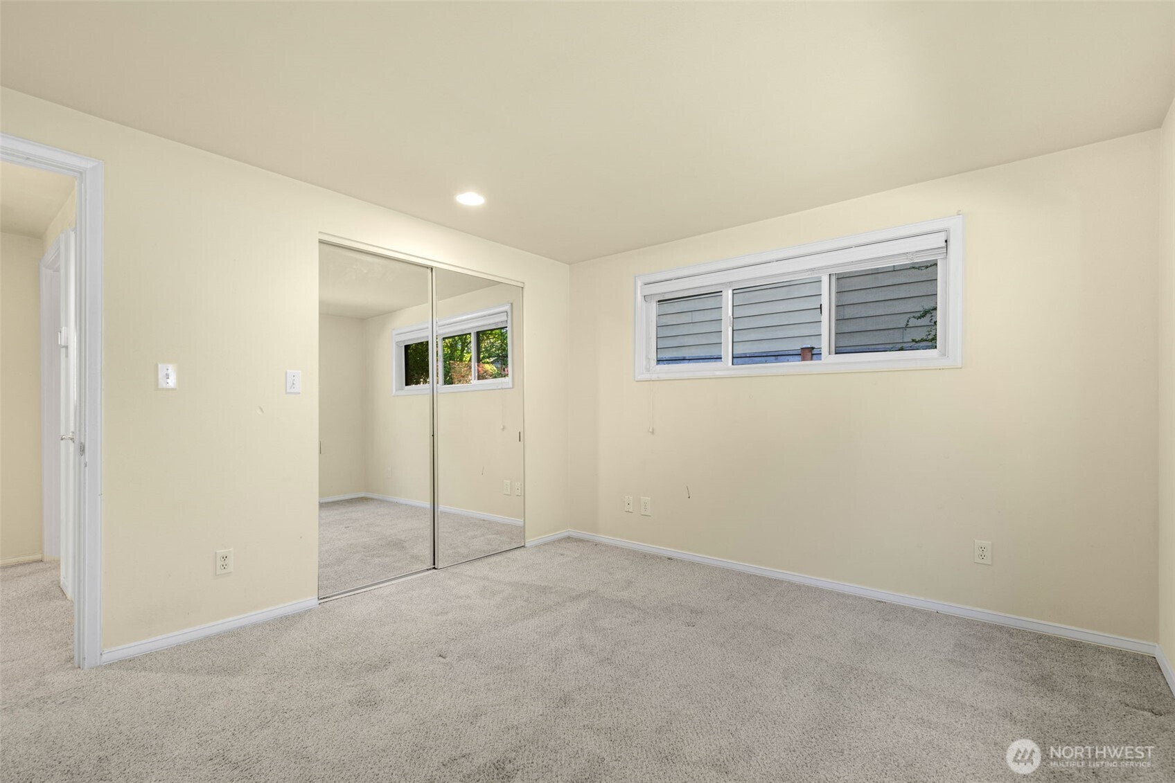 10435 SE 13th Street , Bellevue, WA 98004