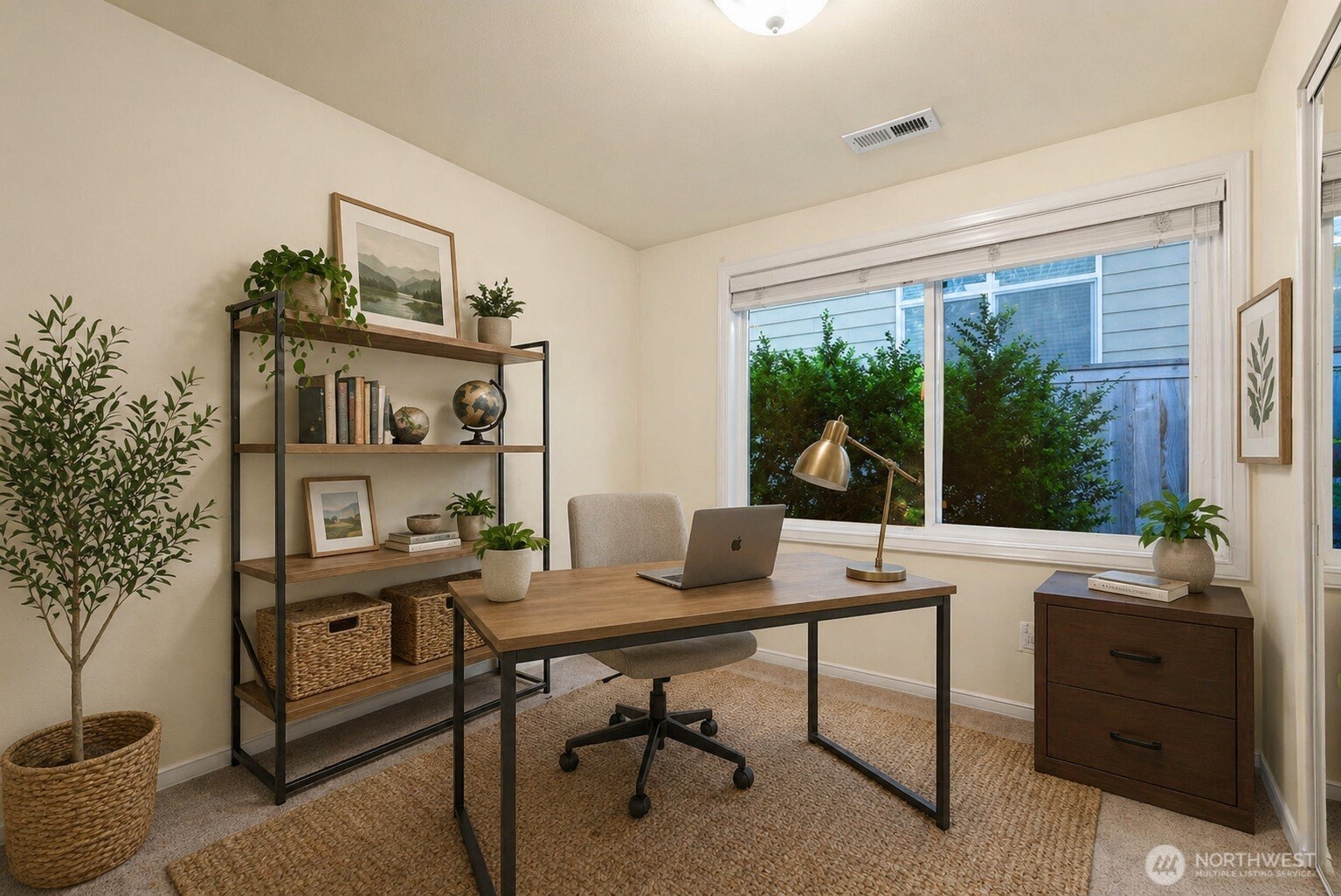 10435 SE 13th Street , Bellevue, WA 98004