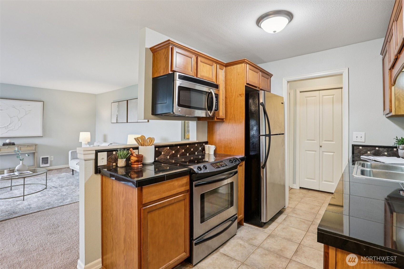 1113 Kirkland Avenue #1B, Kirkland, WA 98033