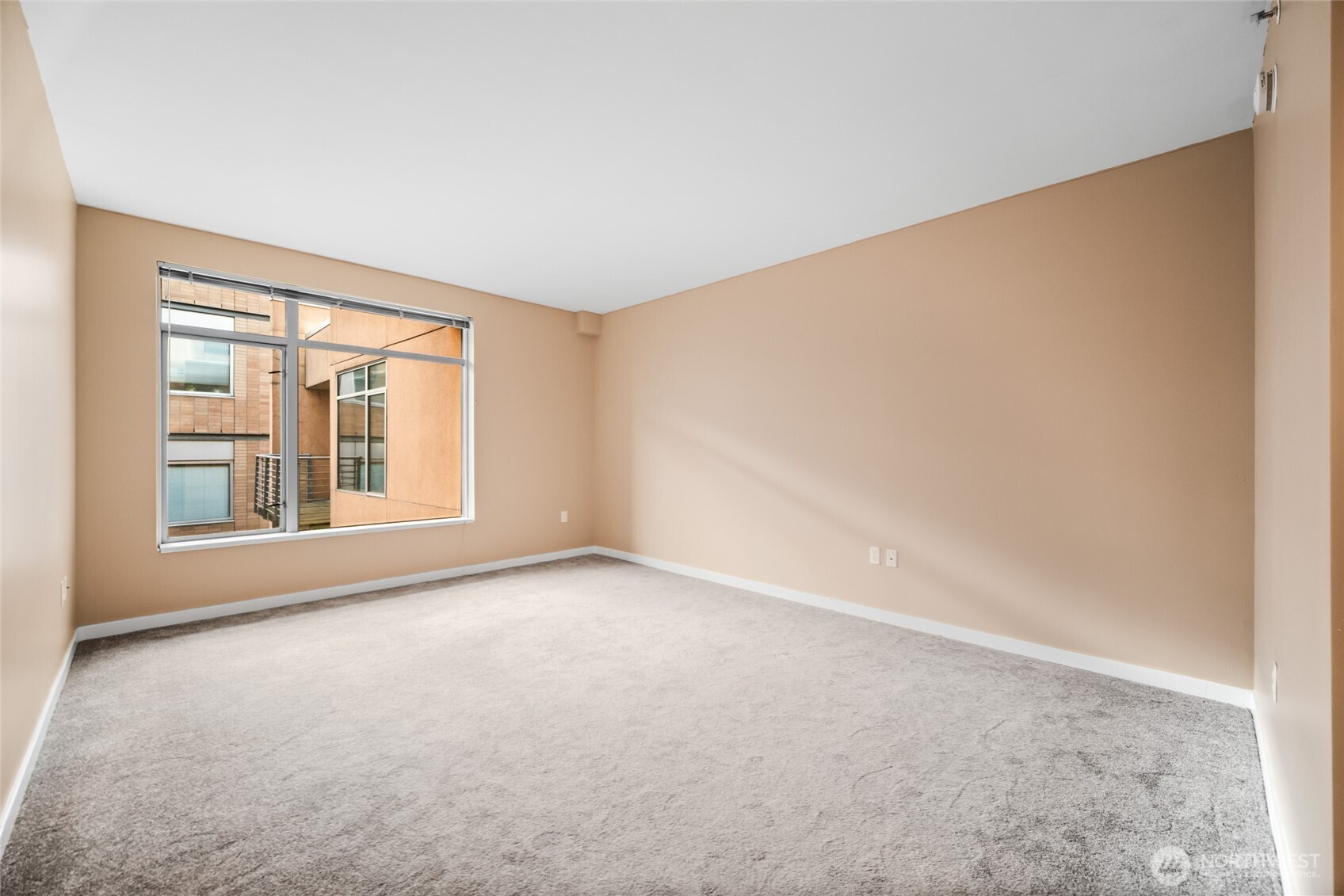 701 Columbia Street #415, Vancouver, WA 98660