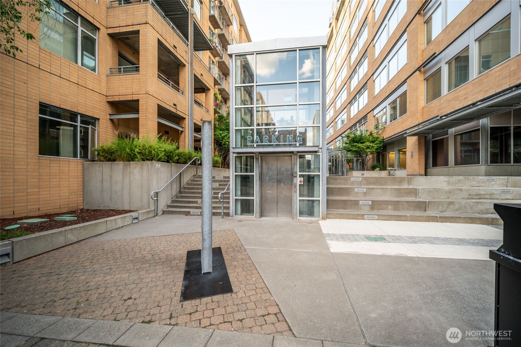 701 Columbia Street #415, Vancouver, WA 98660