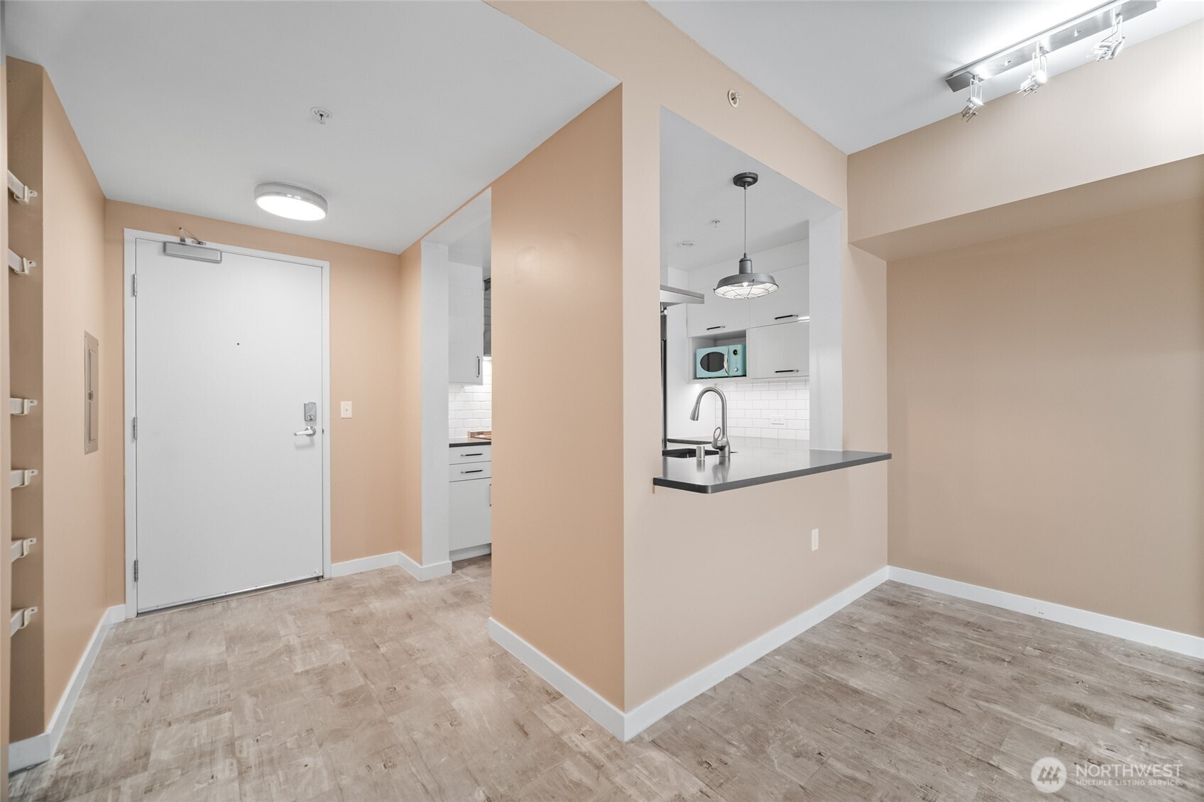 701 Columbia Street #415, Vancouver, WA 98660