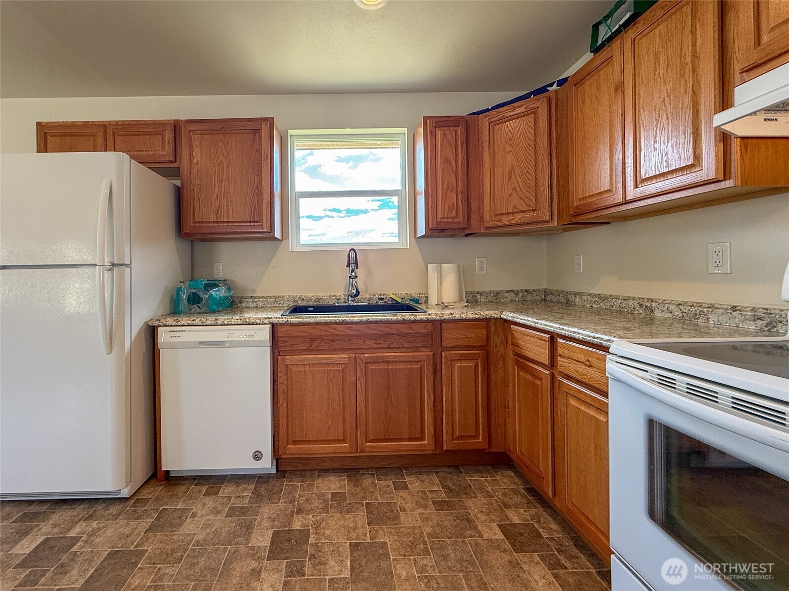 6996 Hwy 155 , Omak, WA 98841