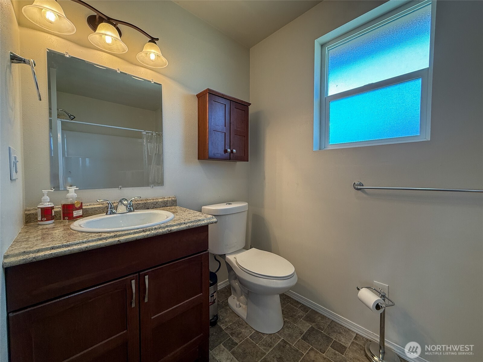 6996 Hwy 155 , Omak, WA 98841