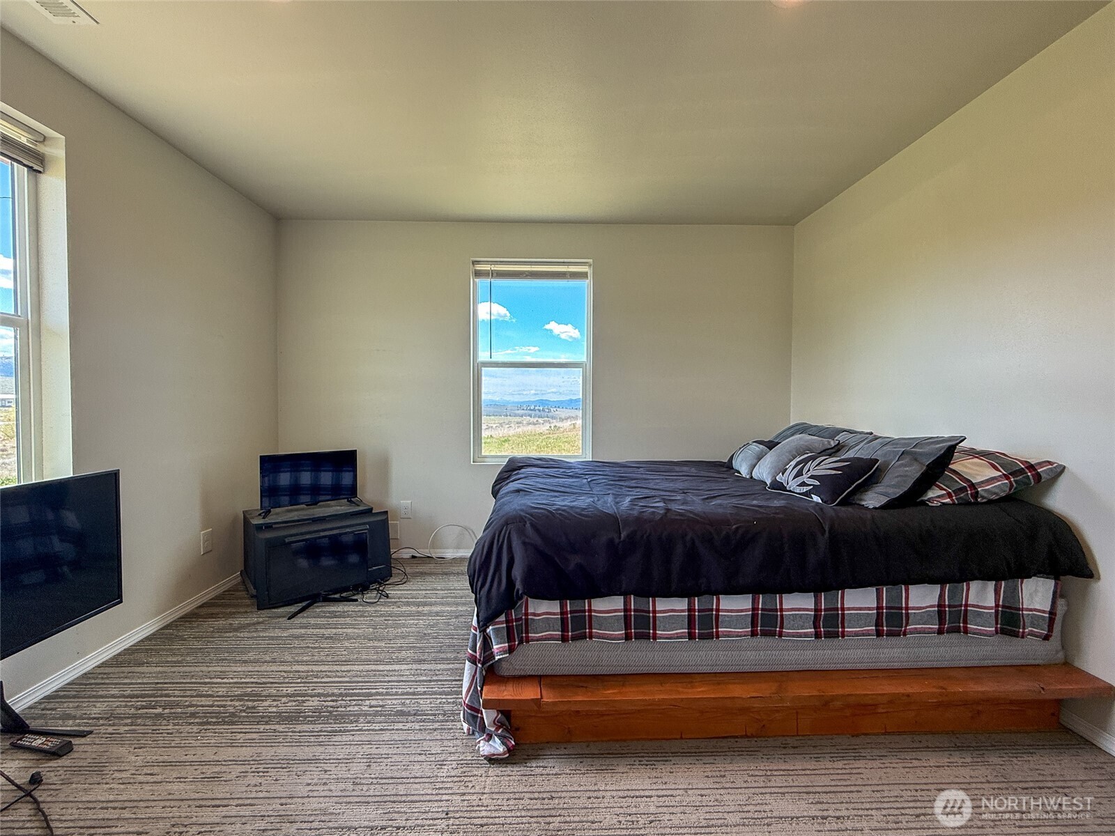6996 Hwy 155 , Omak, WA 98841