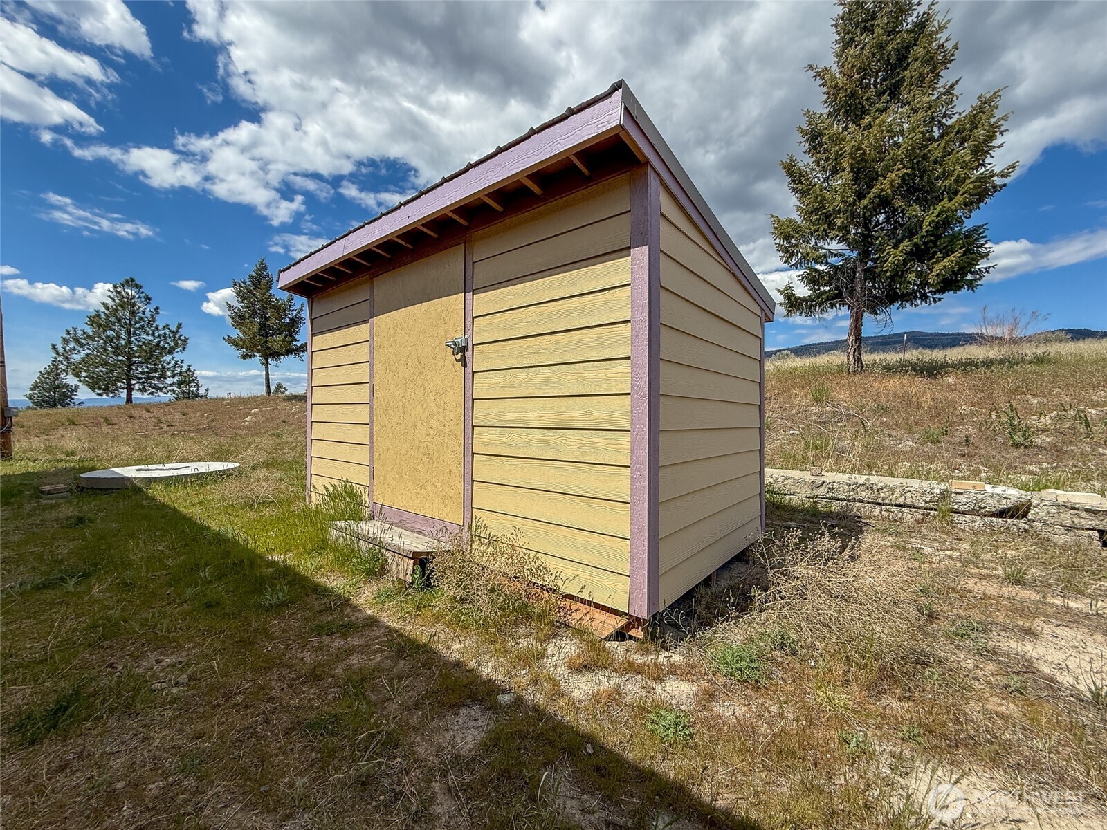 6996 Hwy 155 , Omak, WA 98841