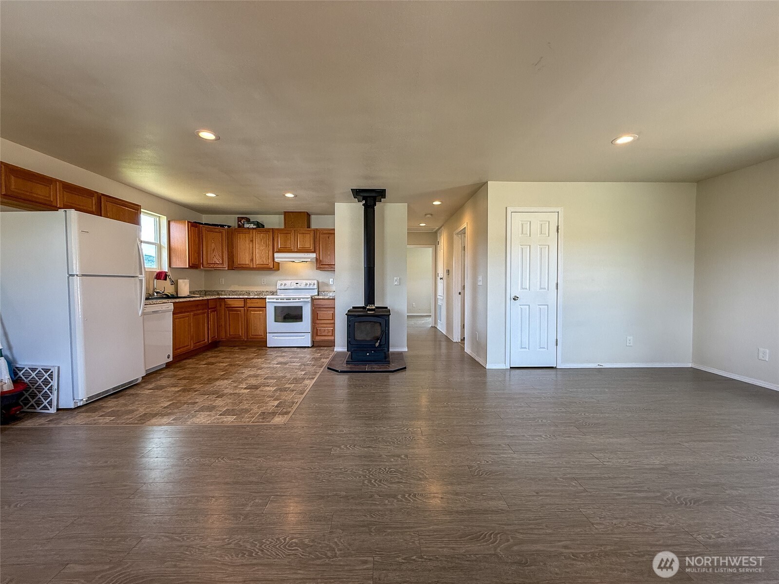 6996 Hwy 155 , Omak, WA 98841