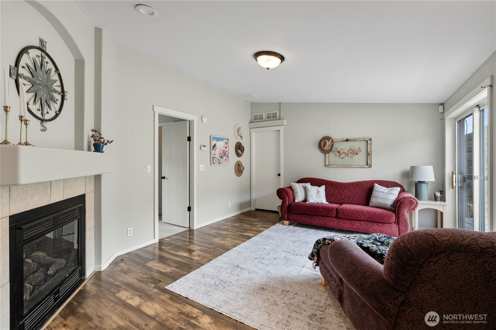 5370 W Umptanum Road , Ellensburg, WA 98926