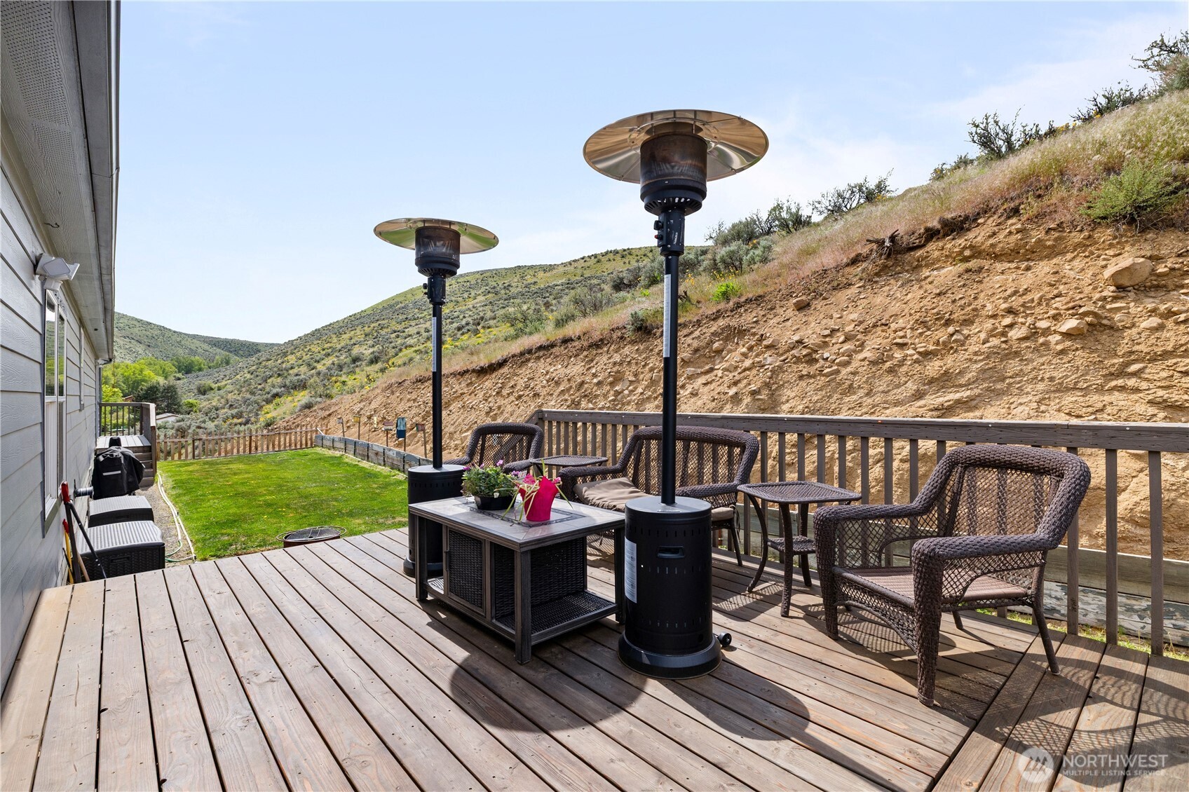 5370 W Umptanum Road , Ellensburg, WA 98926