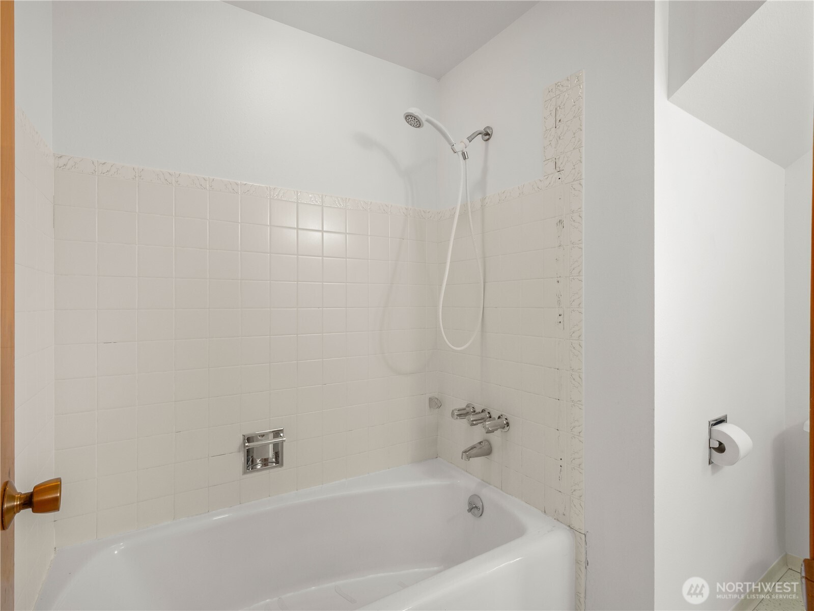 5704 N Ruby Street , Tacoma, WA 98407