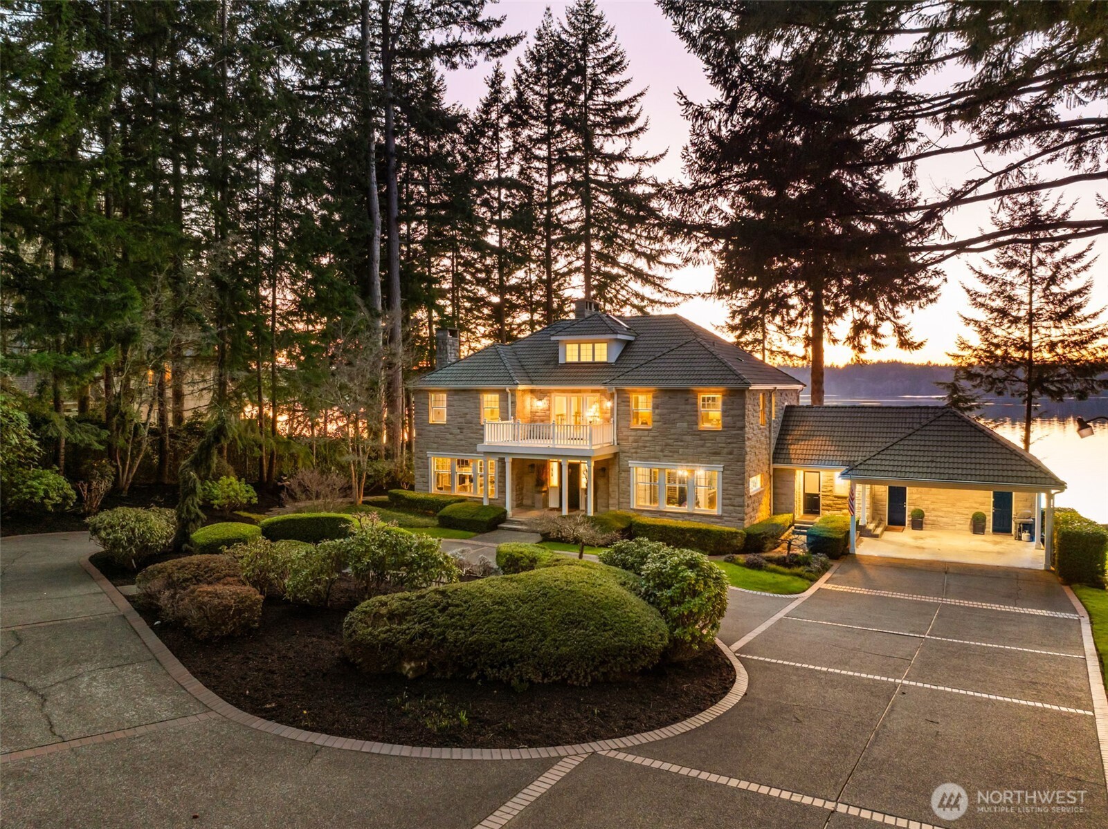 6947 Cooper Point Road NW, Olympia, WA 98502