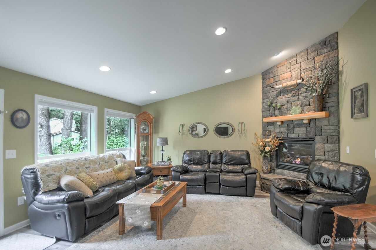 16915 Eugene Street SW, Rochester, WA 98579