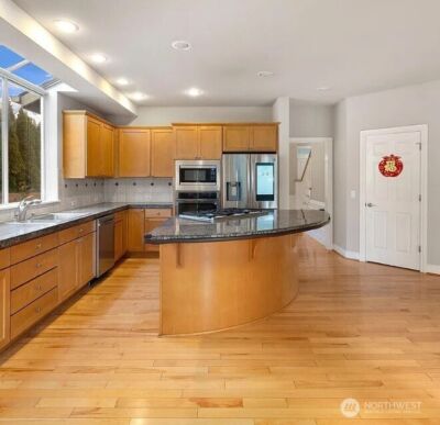 12115 SE 41st , Bellevue, WA 98006 - Photo 2