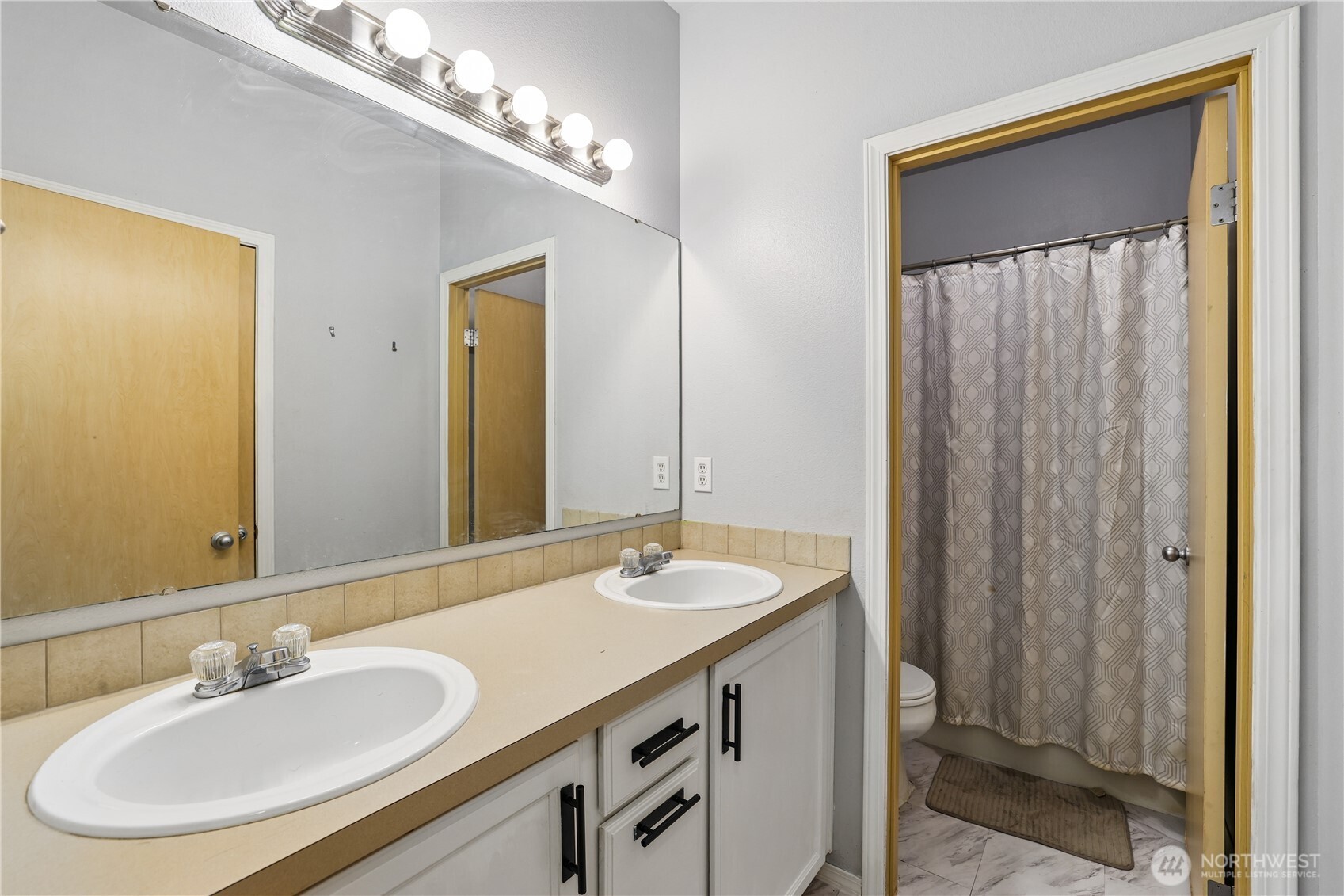 11308 6th Avenue E, Tacoma, WA 98445