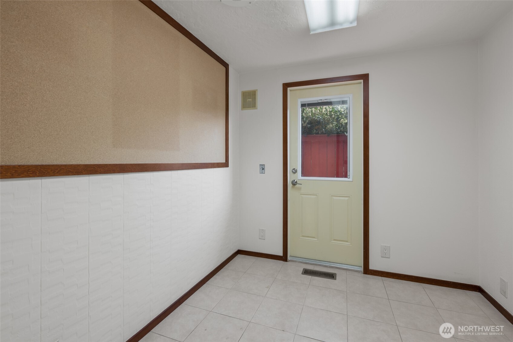 412 N Main Street , Coupeville, WA 98239