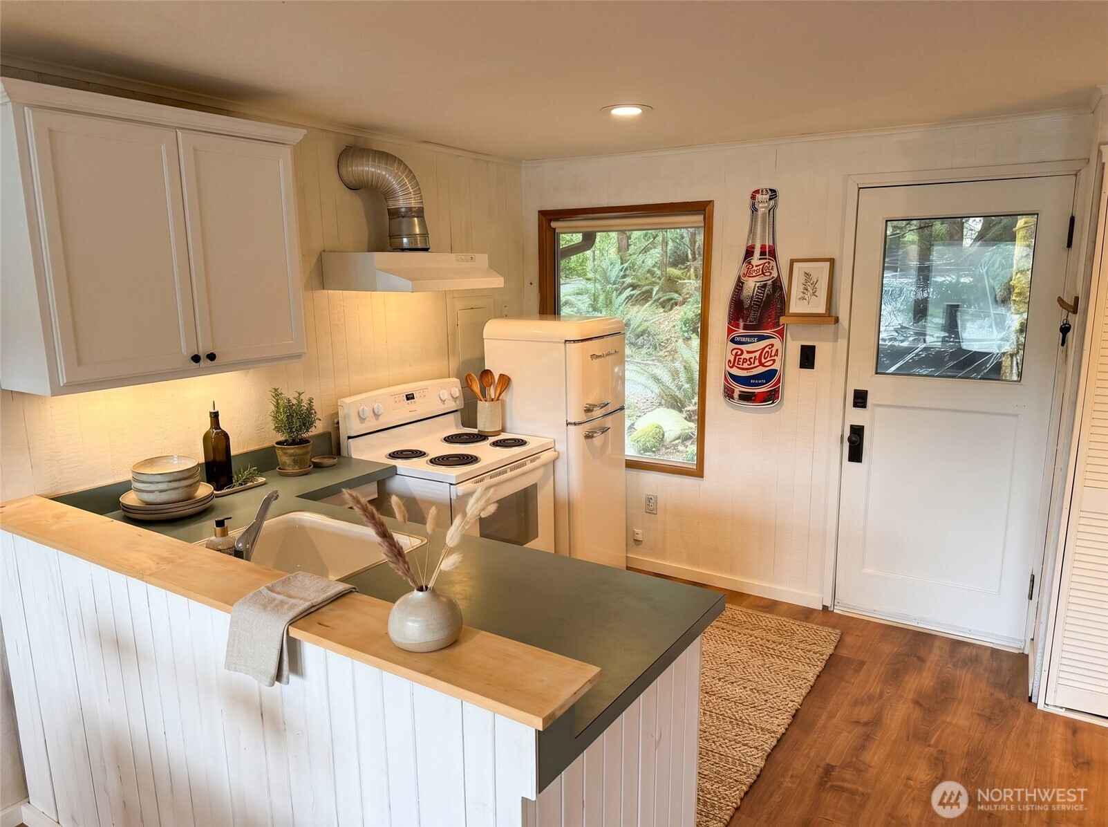 4945 Lakeside Drive , Langley, WA 98260