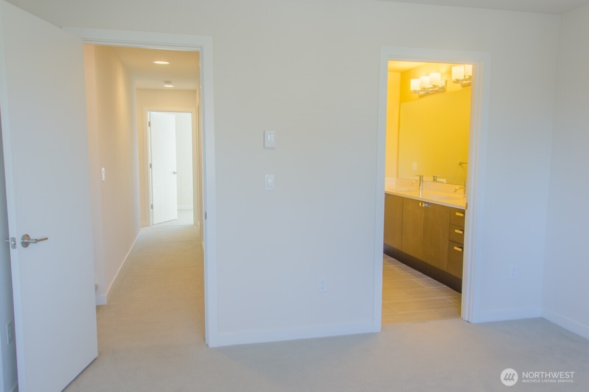10363 Ashworth Avenue N, Seattle, WA 98133