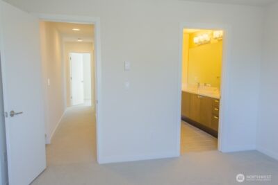10363 Ashworth Avenue N, Seattle, WA 98133 - Photo 15