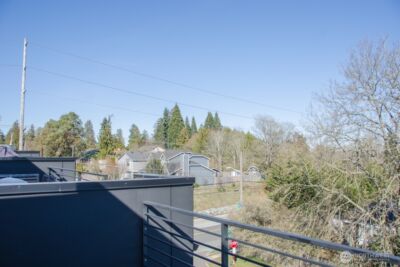 10363 Ashworth Avenue N, Seattle, WA 98133 - Photo 21