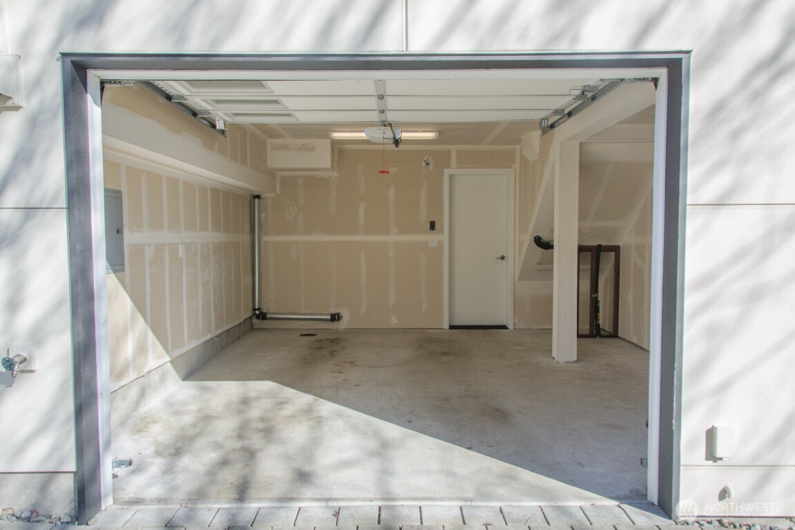 10363 Ashworth Avenue N, Seattle, WA 98133