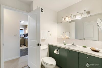 521 5th Avenue W #805, Seattle, WA 98119 - Photo 18