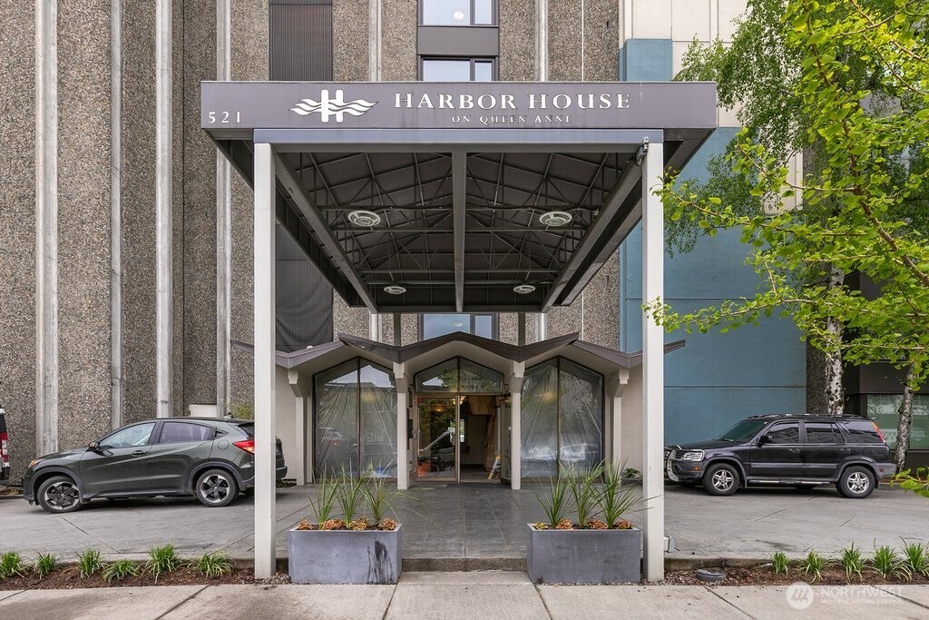 521 5th Avenue W #805, Seattle, WA 98119