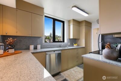 521 5th Avenue W #805, Seattle, WA 98119 - Photo 9