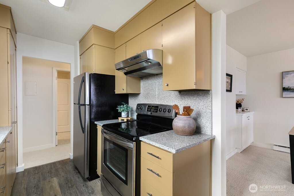 521 5th Avenue W #805, Seattle, WA 98119