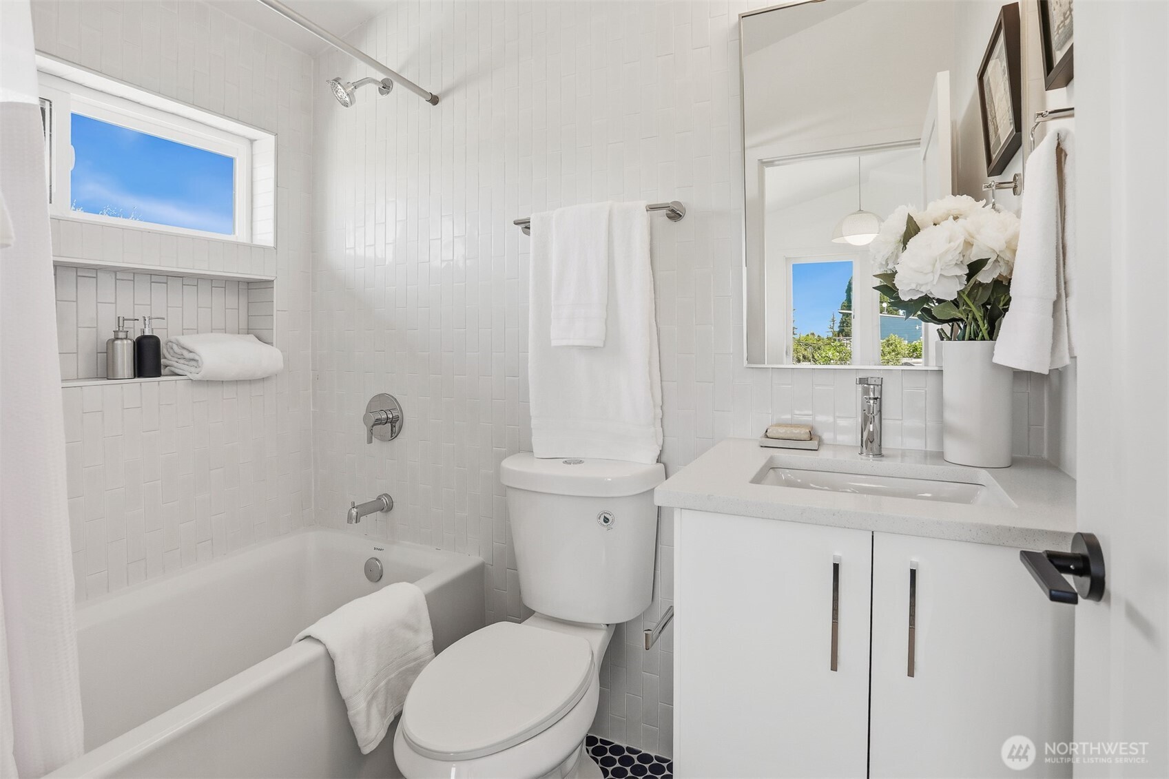 8332 24th Avenue NW, Seattle, WA 98117