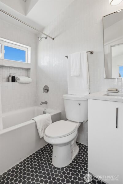8332 24th Avenue NW, Seattle, WA 98117 - Photo 27