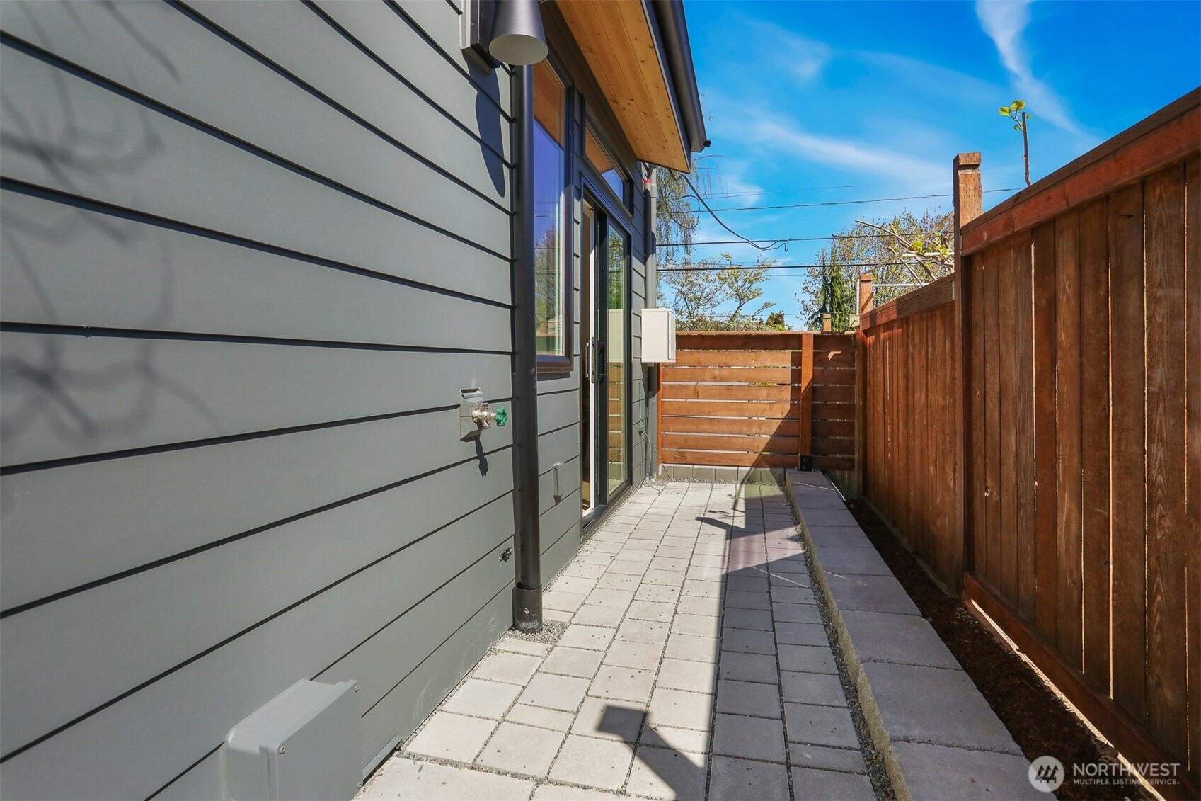 8332 24th Avenue NW, Seattle, WA 98117