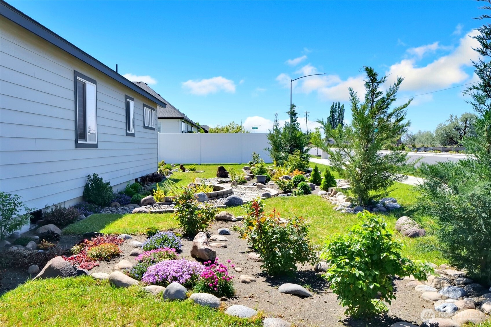 4735 W Cottontail St , Moses Lake, WA 98837