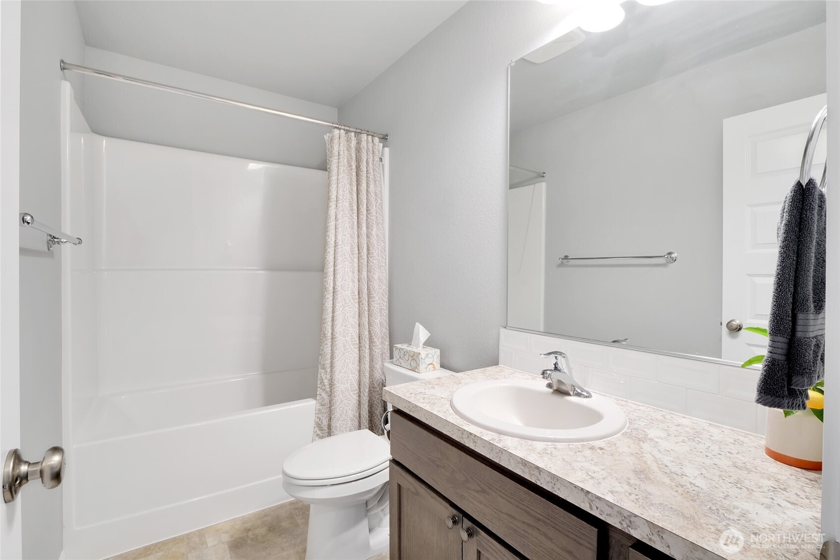 4735 W Cottontail St , Moses Lake, WA 98837