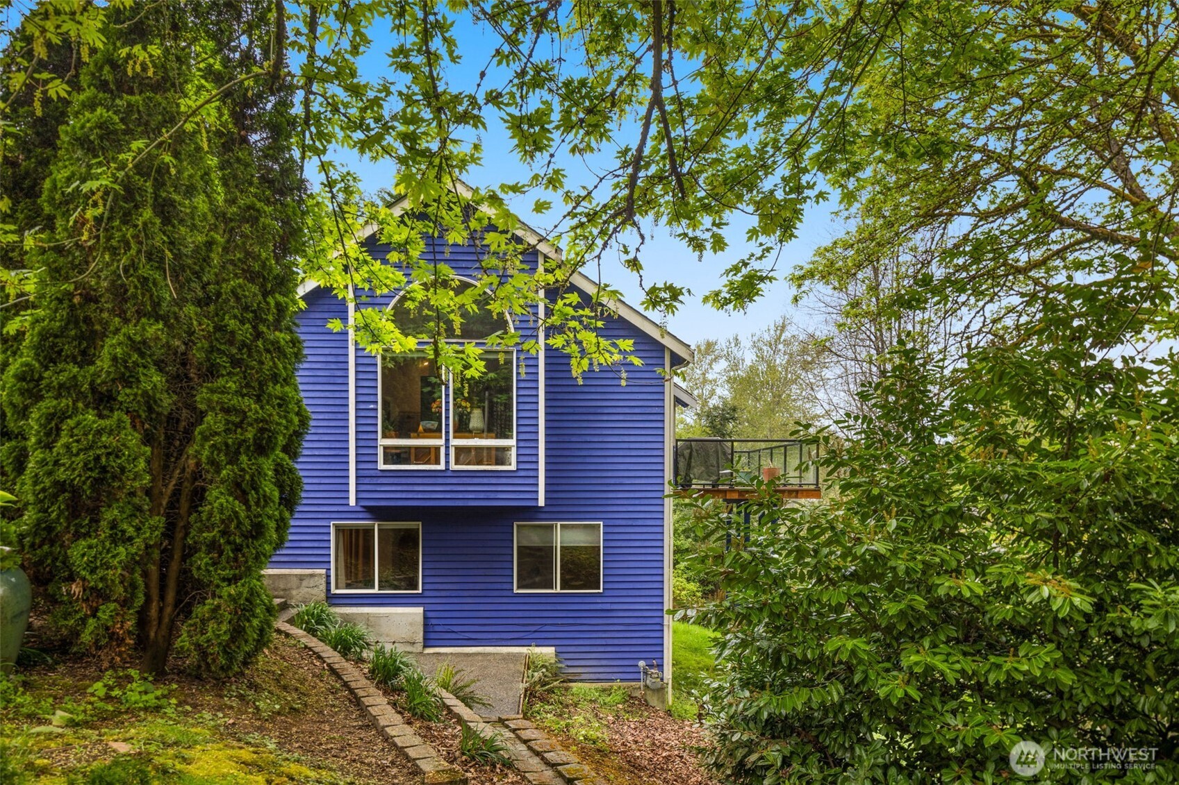 9602 NE 35th Place , Clyde Hill, WA 98004-1800